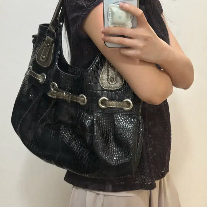 [SOLD OUT] 빈티지 에나멜 가죽 숄더백 히메갸루 고스펑크 고딕