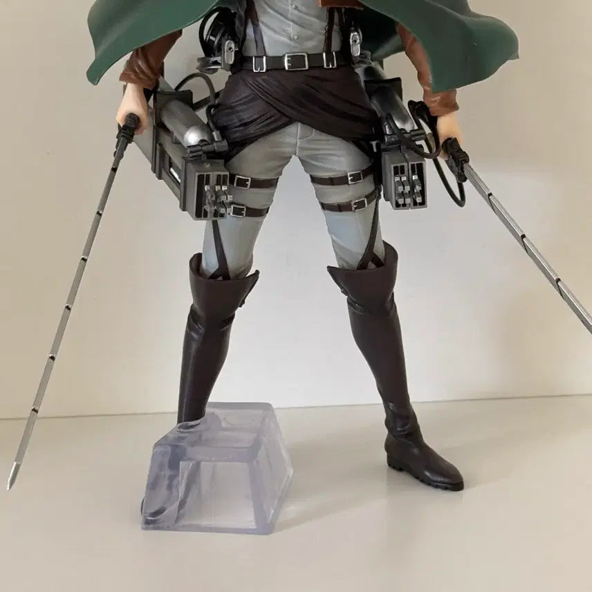 [BUNJANG] Attack on Titan Levi B Figure / (개봉)제일복권 진격의거인 리바이 B상