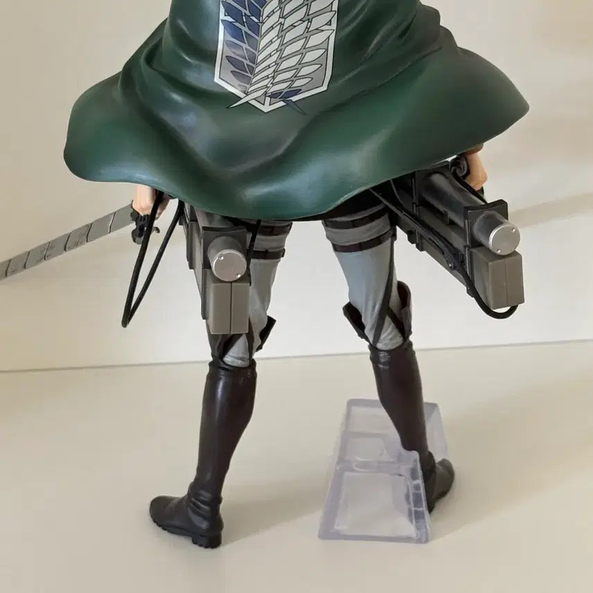 [BUNJANG] Attack on Titan Levi B Figure / (개봉)제일복권 진격의거인 리바이 B상