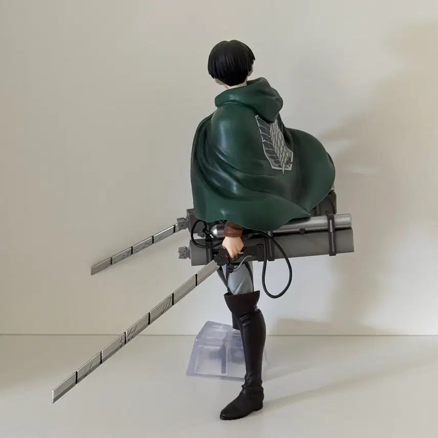[BUNJANG] Attack on Titan Levi B Figure / (개봉)제일복권 진격의거인 리바이 B상