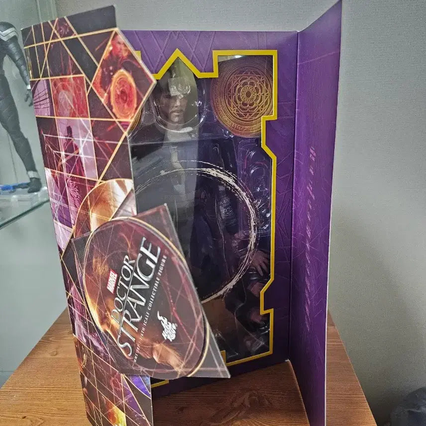 [BUNJANG] Hot Toys Doctor Strange Solo Movie Version with Additional Head Set / 핫토이 닥터 스트레인지 솔로무비 버전, 추가헤드 세트