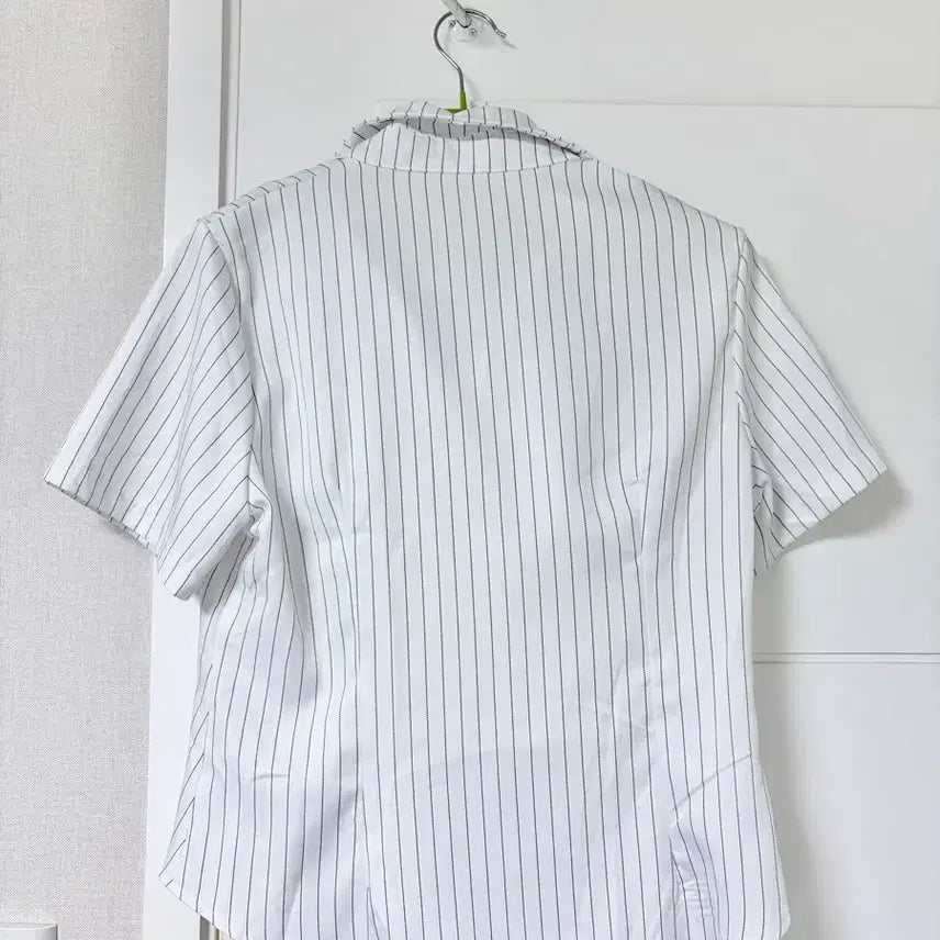 [BUNJANG] SHEIN Stripe Tight Fit Short Sleeve Shirt L / 쉬인 스트라이프 반팔 타이트핏 셔츠 L