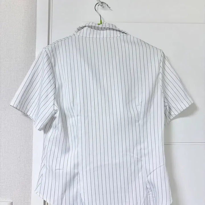 [BUNJANG] SHEIN Stripe Tight Fit Short Sleeve Shirt L / 쉬인 스트라이프 반팔 타이트핏 셔츠 L
