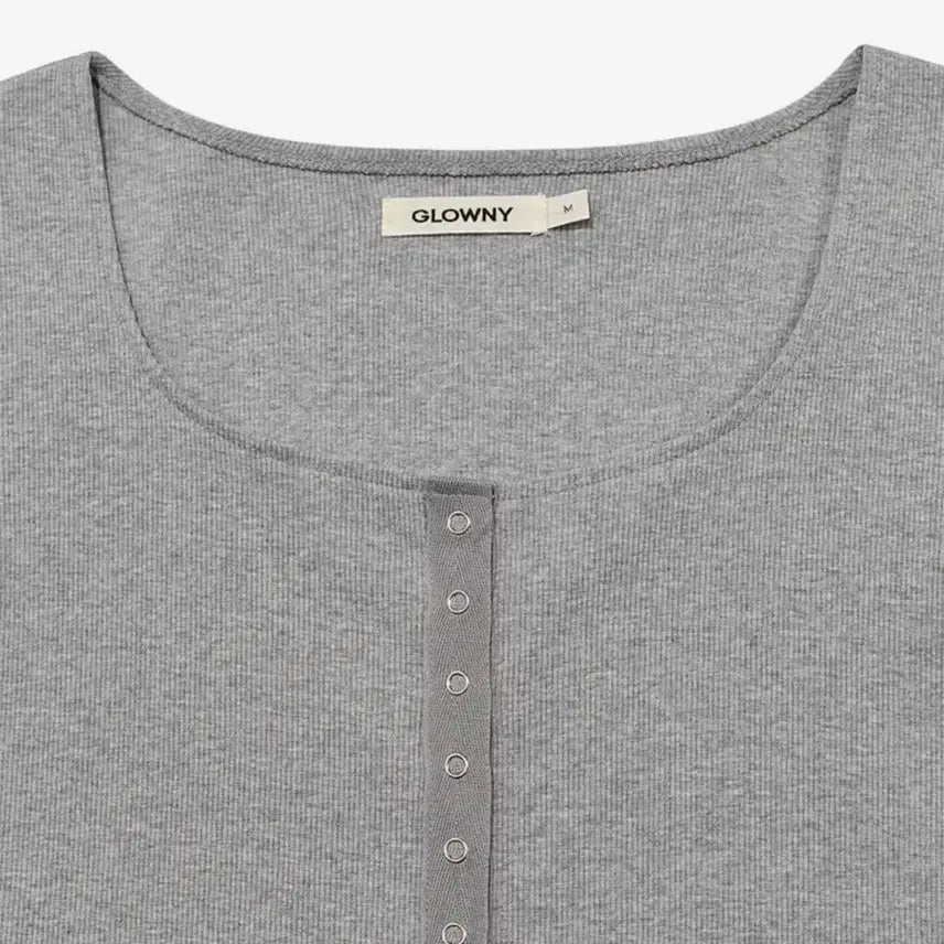 [BUNJANG] Glowny Nostalgia Sleeve S Charcoal Button Tee / 글로니 노스텔지아슬리브S 차콜 버튼티 애즈온유희뉴얼린시눈스컬프터플노팔