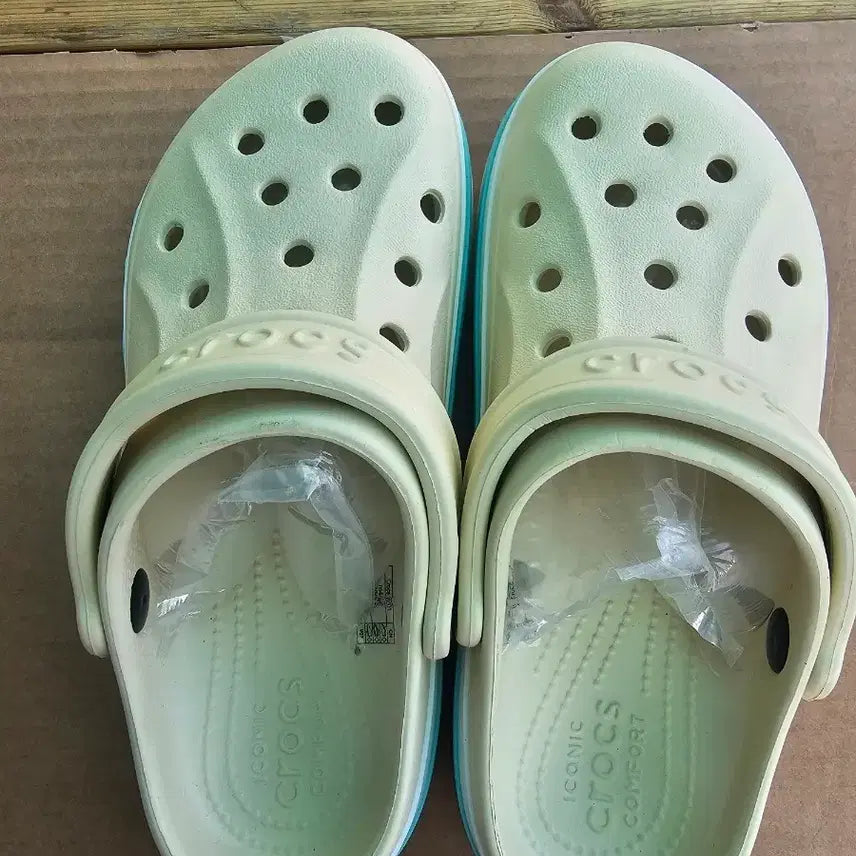 [SOLD OUT] 크록스 바야 밴드 클로그 아이보리