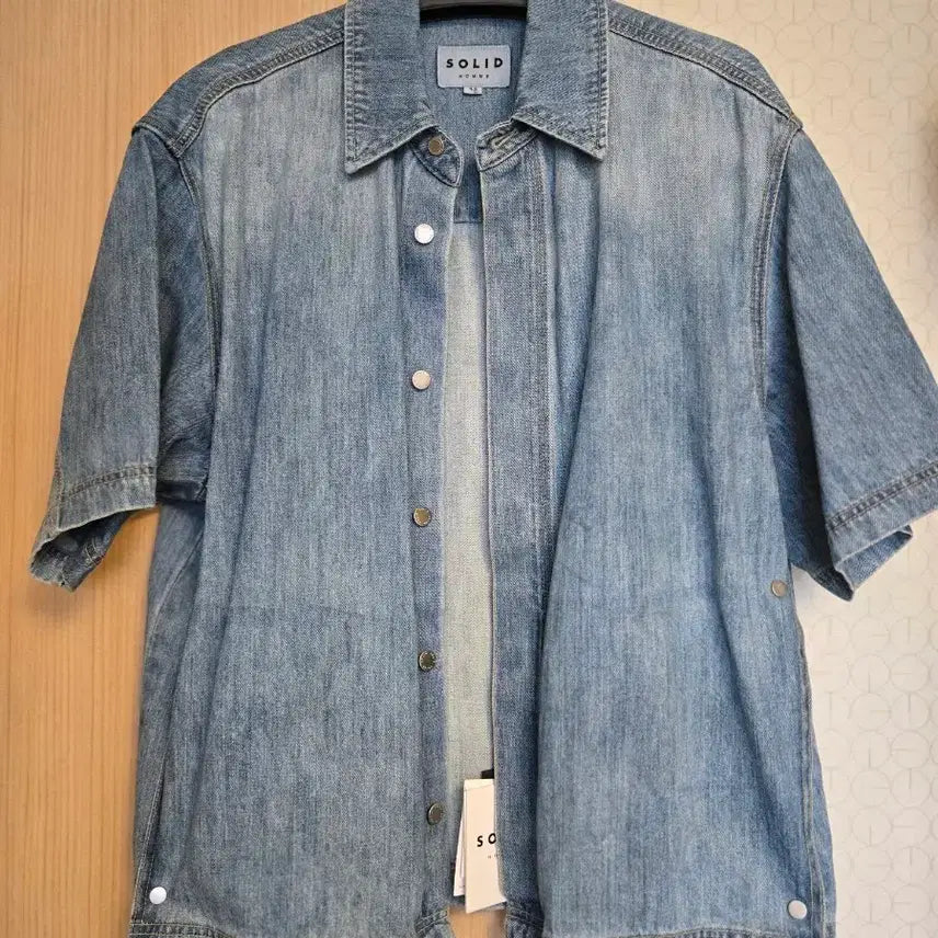 [SOLD OUT] (새상품) 솔리드옴므 24ss 반팔 데님 셔츠 자켓 48사이즈