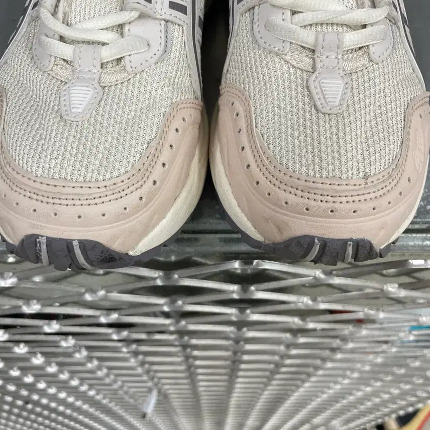 [BUNJANG] Asics Gel 1090 Indie Pink Gray Sneakers / 아식스 젤 1090 인디핑크 그레이 245 (gr-4672)