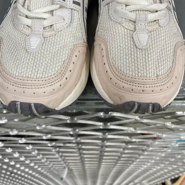 [BUNJANG] Asics Gel 1090 Indie Pink Gray Sneakers / 아식스 젤 1090 인디핑크 그레이 245 (gr-4672)
