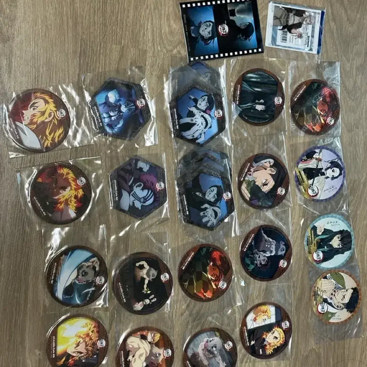 [BUNJANG] Demon Slayer Goods Random Box / 귀멸의 칼날 굿즈 처리 랜박