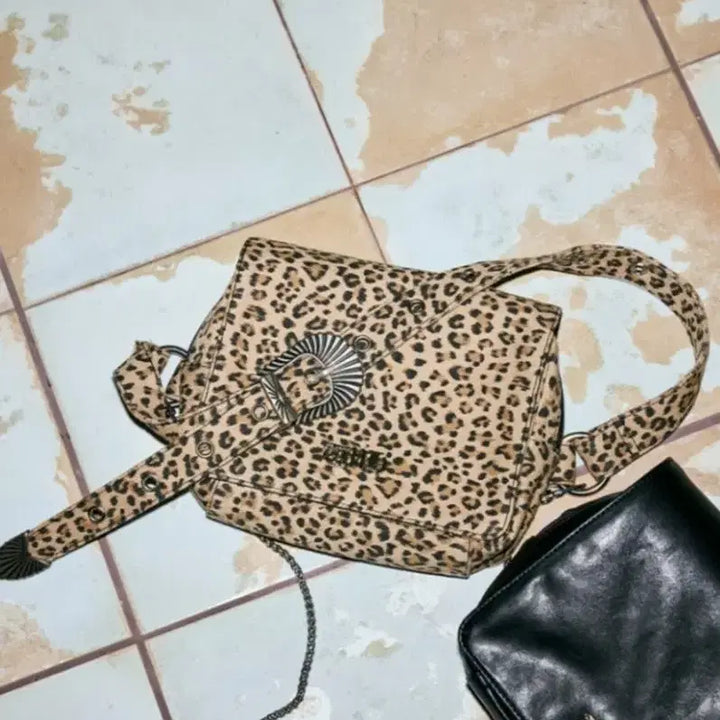 [BUNJANG] Mysterious Hotel Western Belt Bag / [새상품] 미스테리어스호텔 WESTERN BELT BAG renew