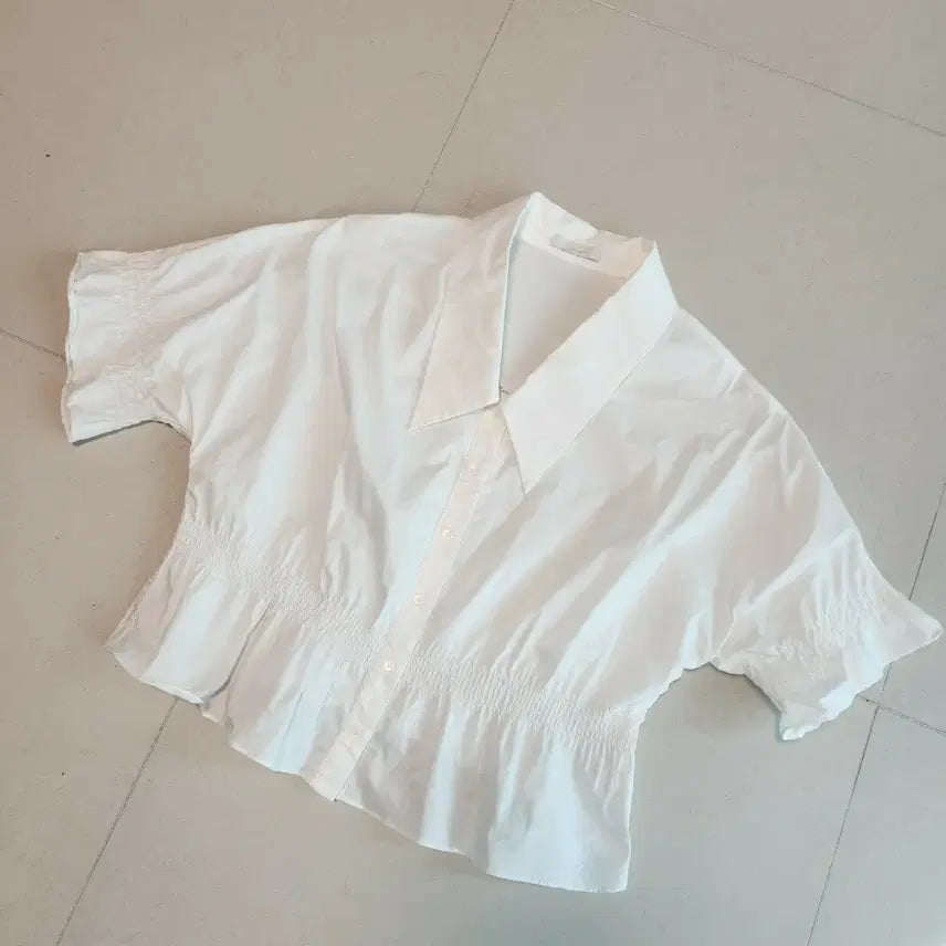 [BUNJANG] jjjigott White Shirred Blouse Puff Sleeve Top / jj지고트 화이트 셔링 블라우스 반팔 퍼프 소매