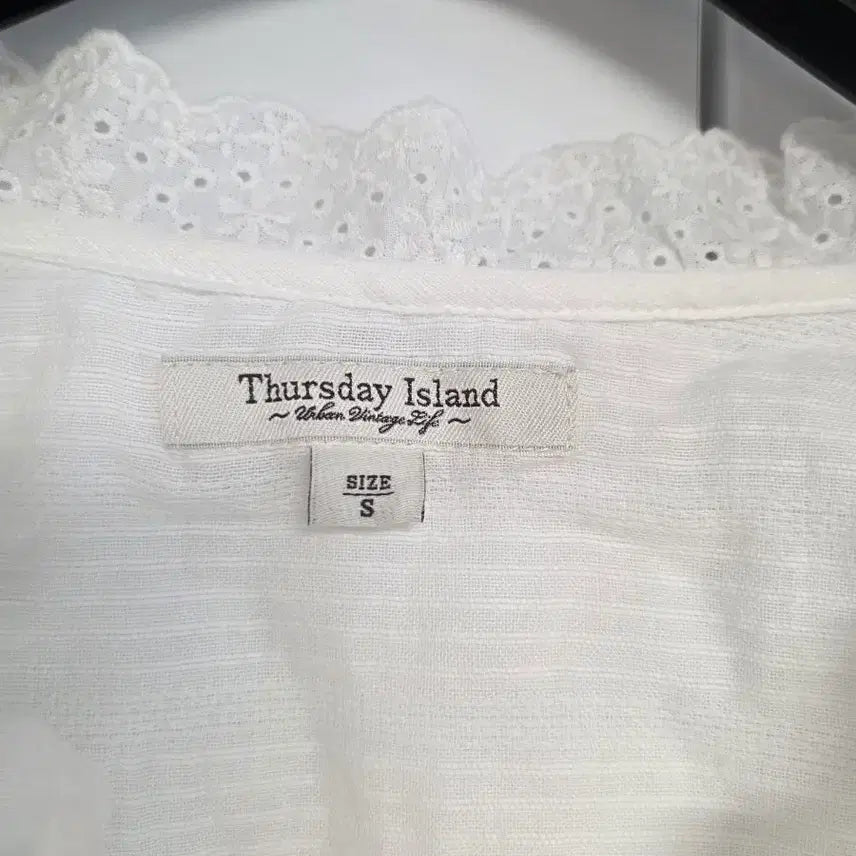 [BUNJANG] Thursday Island Blouse / 써스데이아일랜드 블라우스