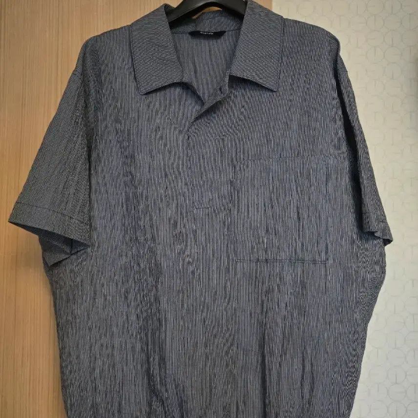 [SOLD OUT] 시스템옴므 린넨 블렌드 크링클 밴딩 헴 탑 네이비 100 오픈카라 헨리넥