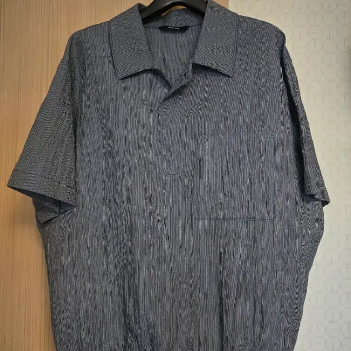 [SOLD OUT] 시스템옴므 린넨 블렌드 크링클 밴딩 헴 탑 네이비 100 오픈카라 헨리넥