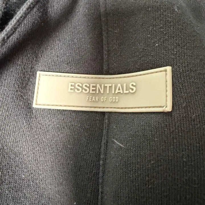 [BUNJANG] Fear of God Essentials 1977 Sweatpants Iron M / [M] 피오갓 에센셜 1977 스웻팬츠 아이언 - 22SS
