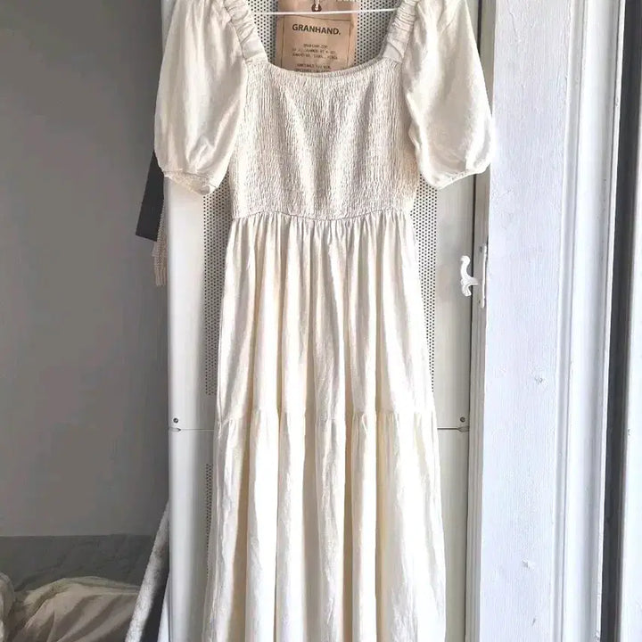 [BUNJANG] Ivory Long Dress with Smocked Puff Sleeves / 스모크밴딩 퍼프소매 아이보리 롱원피스