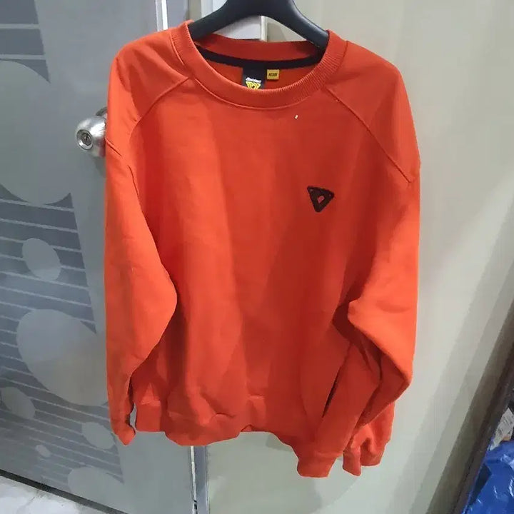 [BUNJANG] Volidist Signature Sweatshirt 105 / 볼디스트  시그니처  스웻셔즈  105