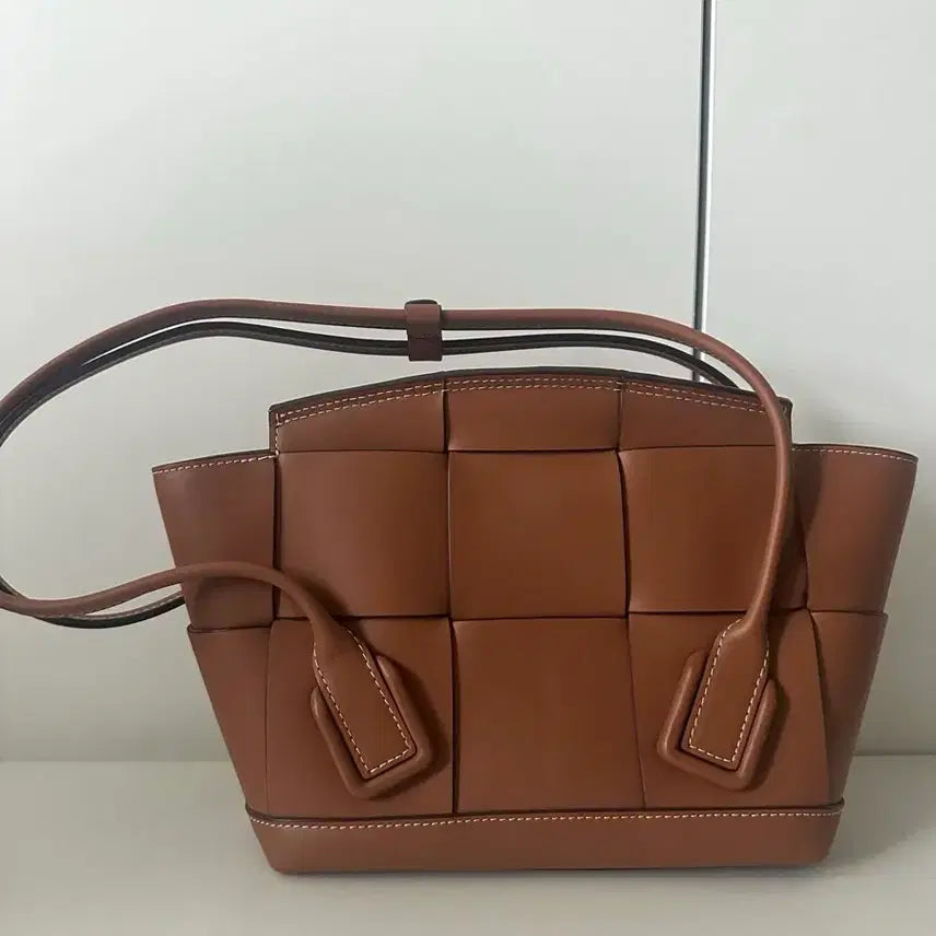 [SOLD OUT] 보테가베네타 아르코백