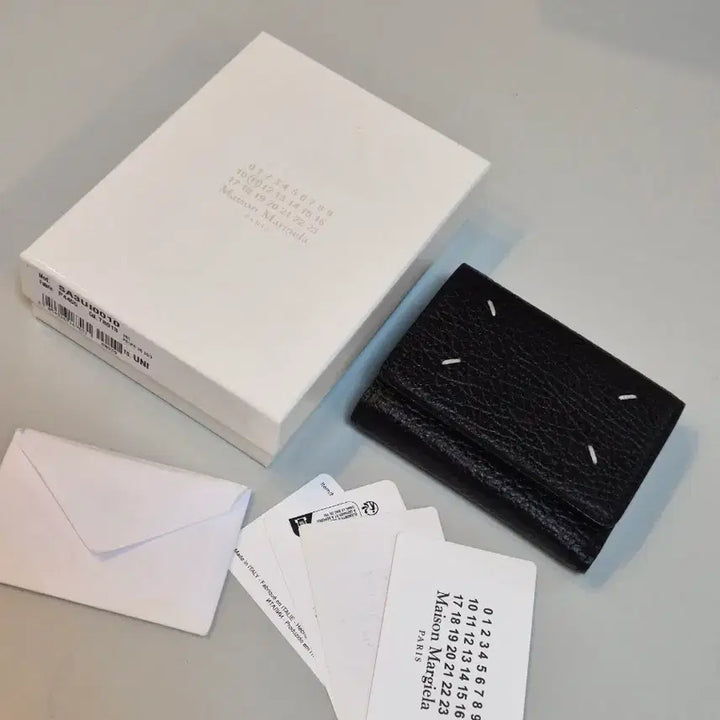 [SOLD OUT] S급) 메종 마르지엘라 4 스티치 트리폴드 반지갑 판매합니당