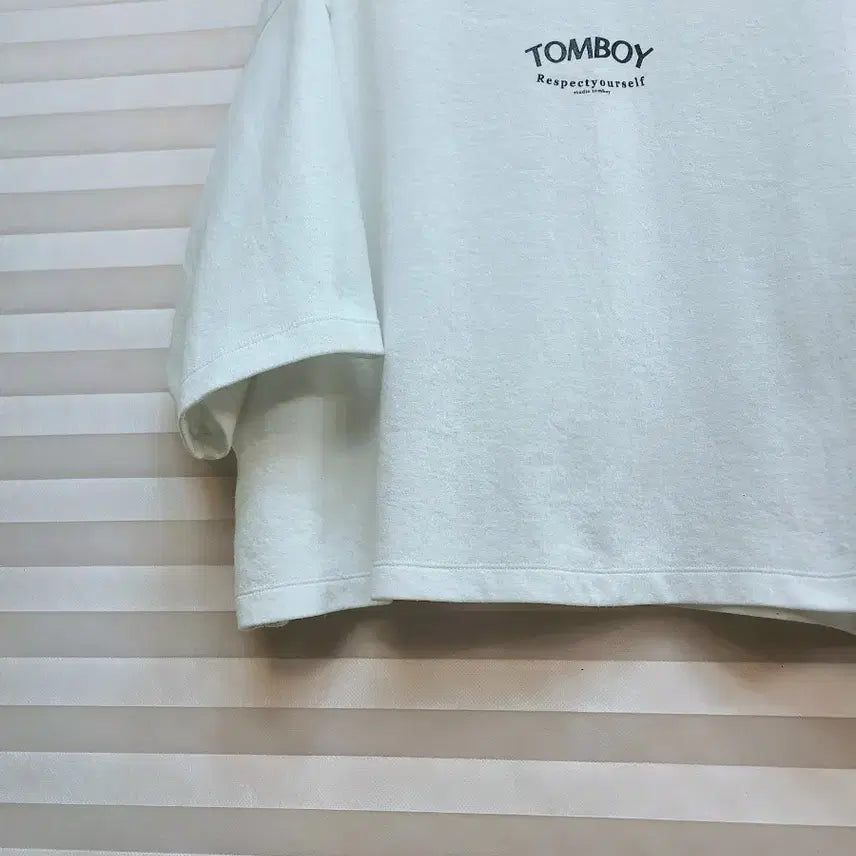[BUNJANG] Tomboy Lettering Boxy T-Shirt / 톰보이> 25년 구입-레터링 박시 티셔츠
