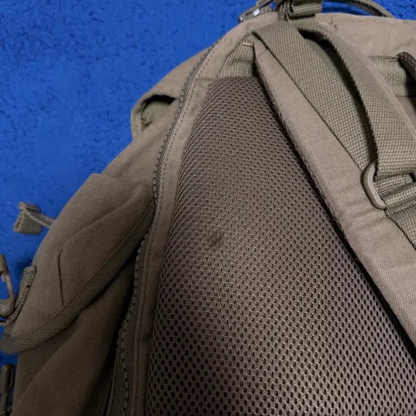 [BUNJANG] New Era Utility Backpack Khaki / 뉴에라 유틸리티 백팩 카키
