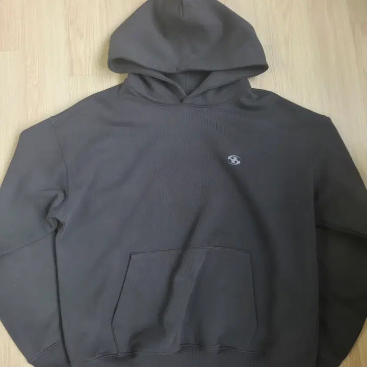 [BUNJANG] Sansan Gear Logo Hoodie Charcoal 25FW / 산산기어 로고 후디 차콜 25FW