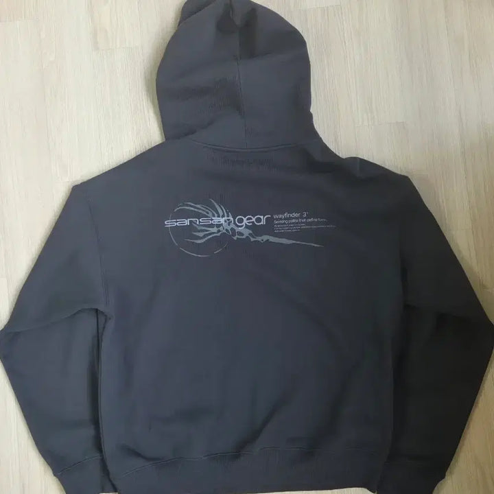 [BUNJANG] Sansan Gear Logo Hoodie Charcoal 25FW / 산산기어 로고 후디 차콜 25FW