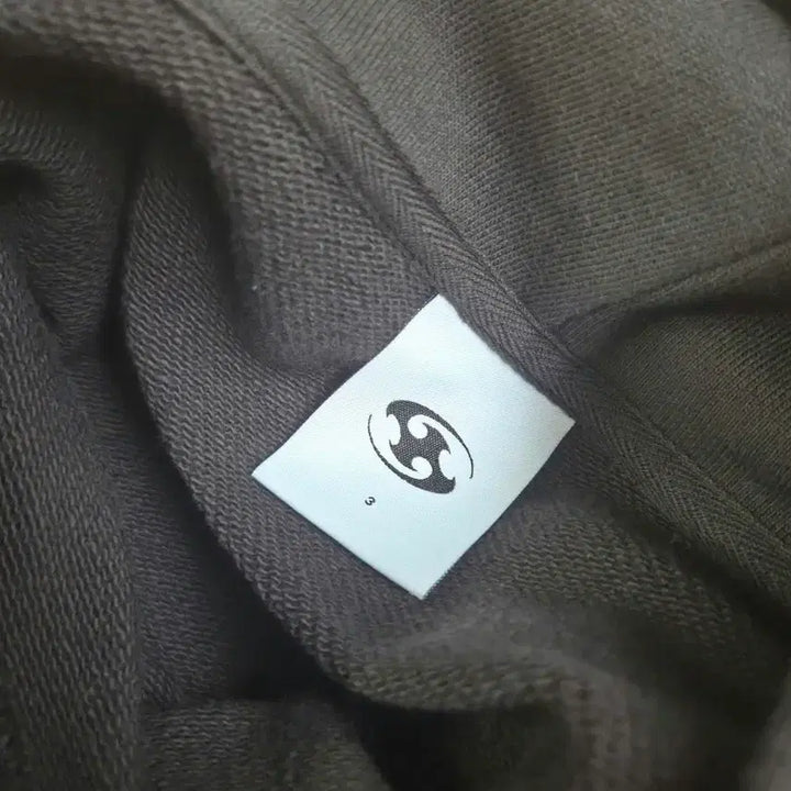 [BUNJANG] Sansan Gear Logo Hoodie Charcoal 25FW / 산산기어 로고 후디 차콜 25FW