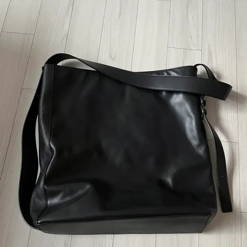 [SOLD OUT] 유스 듀얼 텍스쳐 레더 숄더백