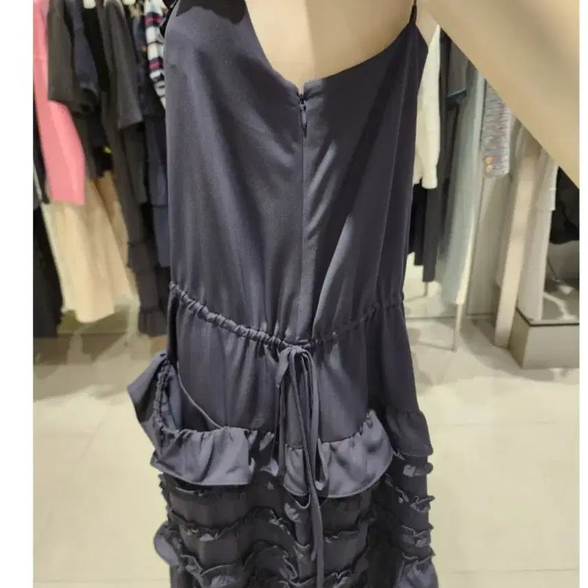 [BUNJANG] Lucky Chouette Ruffle Detail Dress / 럭키슈에뜨 원피스