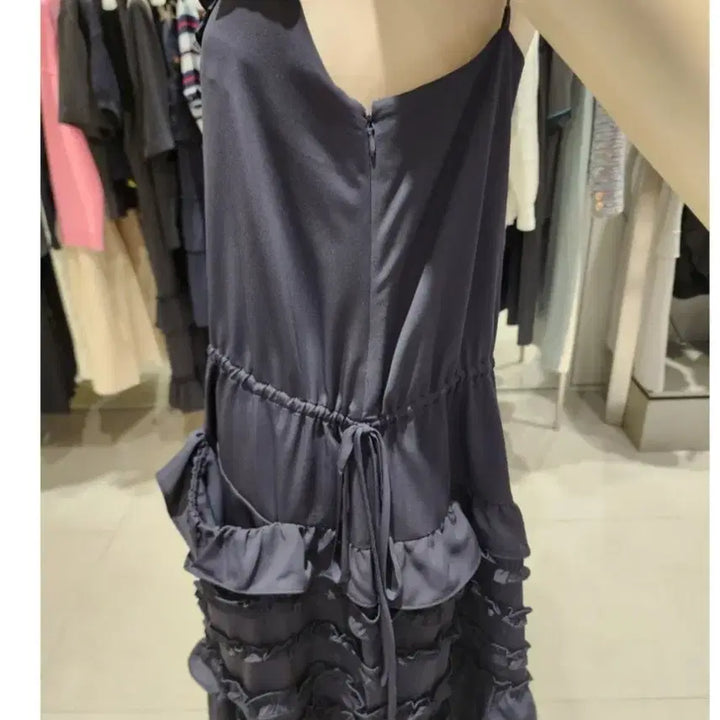 [BUNJANG] Lucky Chouette Ruffle Detail Dress / 럭키슈에뜨 원피스