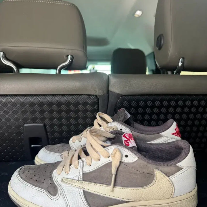[BUNJANG] Air Jordan 1 Travis Scott Retro Low (265mm) / 조던1 트레비스스캇 레트로 로우 265