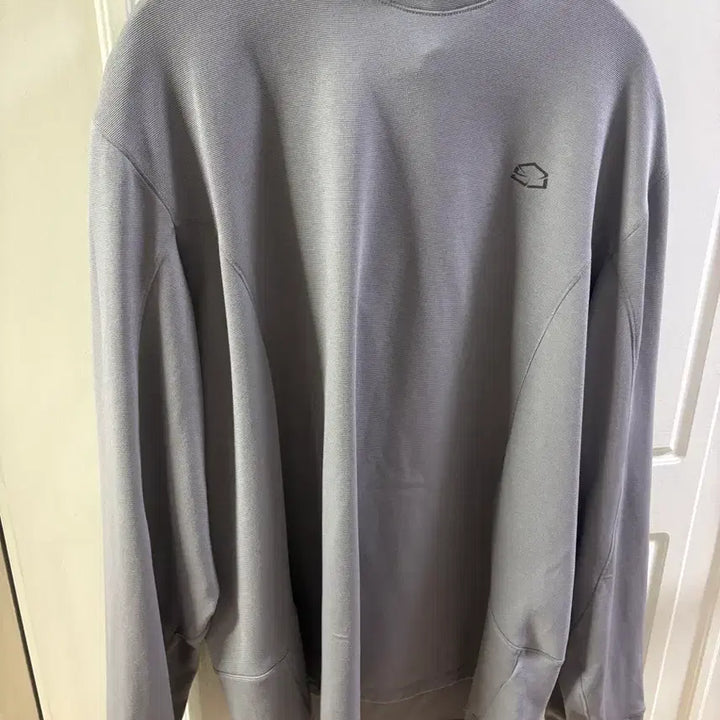 [BUNJANG] Airshell Stretch Gray Hoodie / 에어쉘 스트레치 후드 티셔츠 그레이