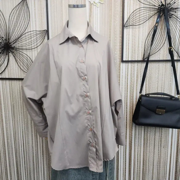 [BUNJANG] CALIN Beige Loose Fit Shirt Blouse / 칼린 루즈핏 베이지 셔츠 블라우스 free