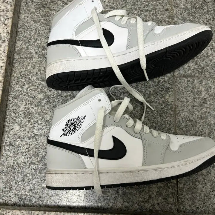 [BUNJANG] Nike Dunk Mid Gray/White Sneakers (US 7.5) / 나이키 덩크 미드(245)