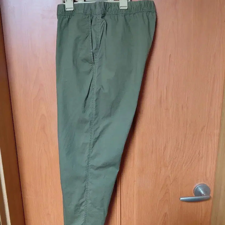 [BUNJANG] Khaki Cotton Pants with Elastic Waistband / 카키색 면바지 허리밴딩 바지