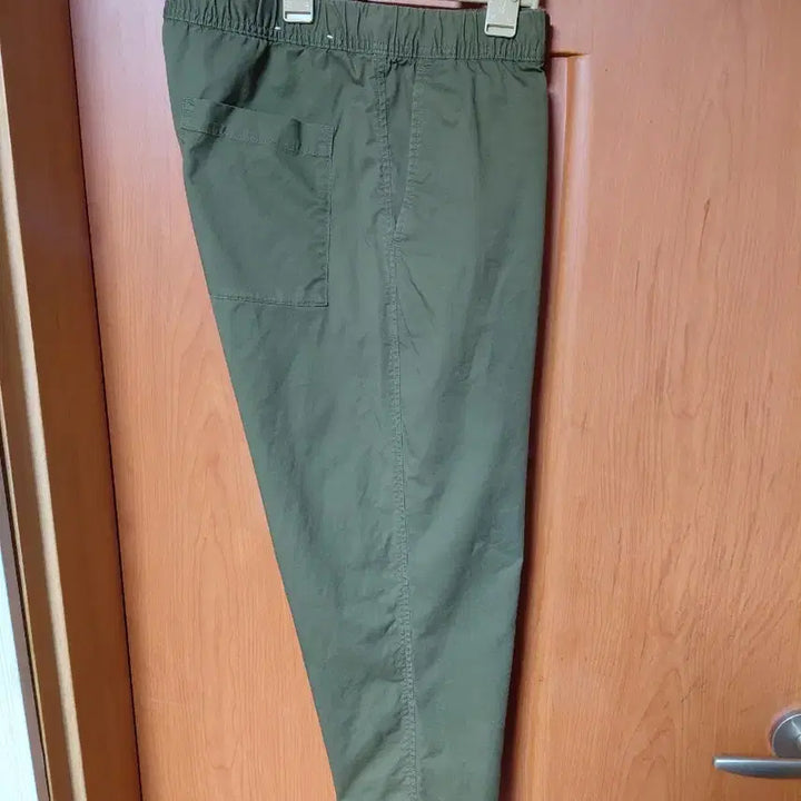 [BUNJANG] Khaki Cotton Pants with Elastic Waistband / 카키색 면바지 허리밴딩 바지