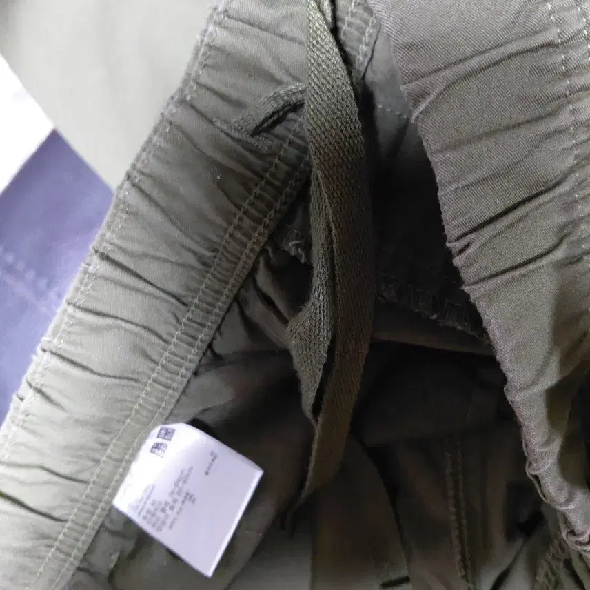 [BUNJANG] Khaki Cotton Pants with Elastic Waistband / 카키색 면바지 허리밴딩 바지