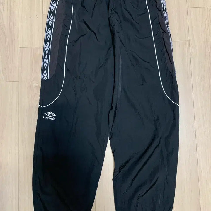 [BUNJANG] Umbro HBL OG Training Pants Black / 엄브로 HBL OG 트레이닝 팬츠 블랙