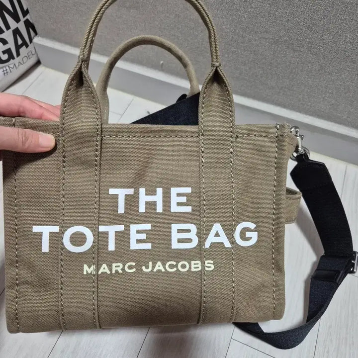 [BUNJANG] Marc Jacobs The Tote Bag Small / 마크제이콥스 더토트백