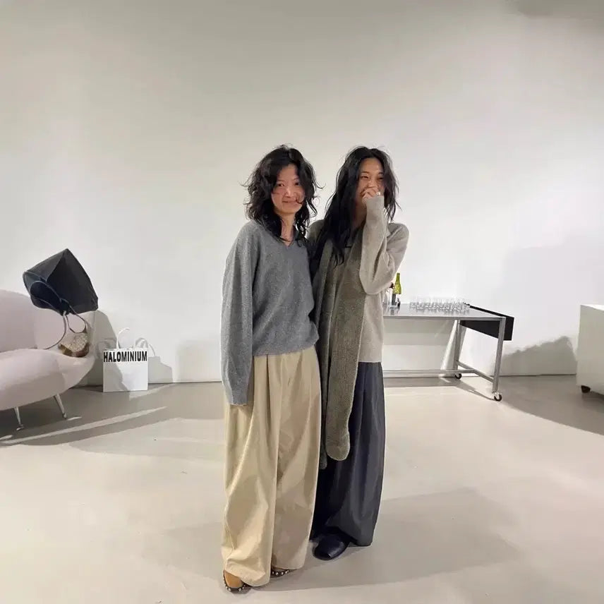[BUNJANG] Momento Wide Tuck Volume Pants / 아모멘토 와이드 턱 볼륨 팬츠