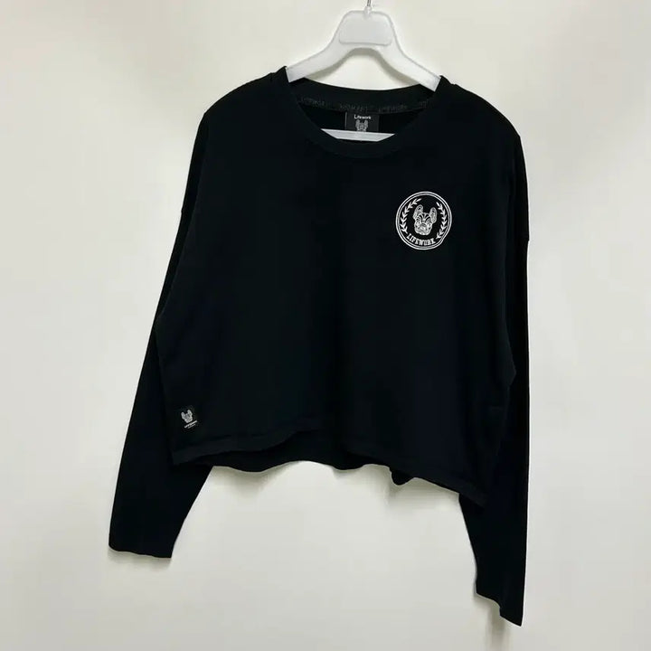 [BUNJANG] Life Work Embroidered Emblem Crop Long Sleeve T-shirt / [여자-FREE]라이프워크 자수 앰블럼 숏 긴팔티셔츠