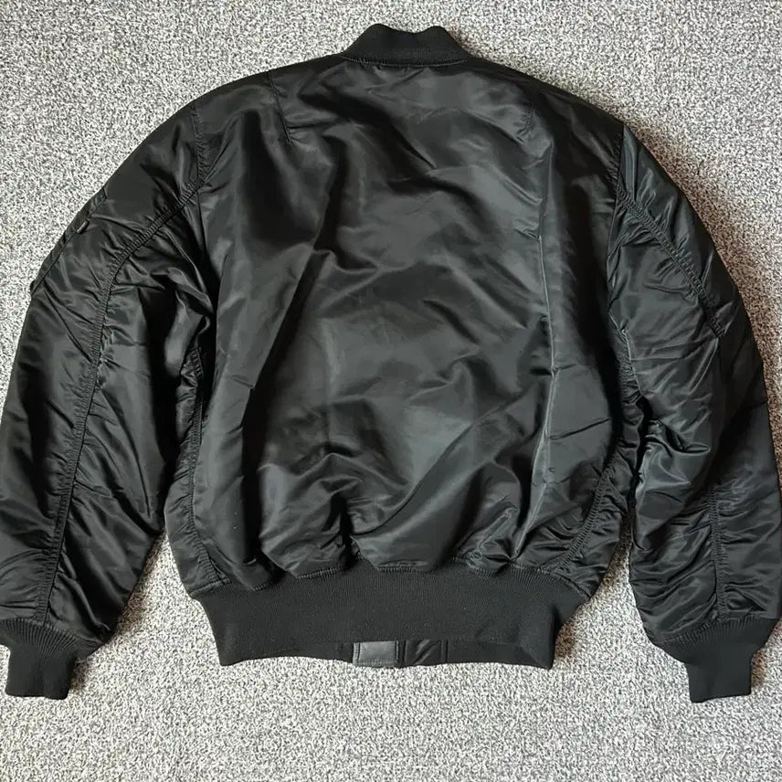[BUNJANG] Alpha Industries MA-1 Black Metallic Lining Jacket - Size M / [상태최상] 알파인더스트리 MA-1 블랙 M / 건메탈 라이닝