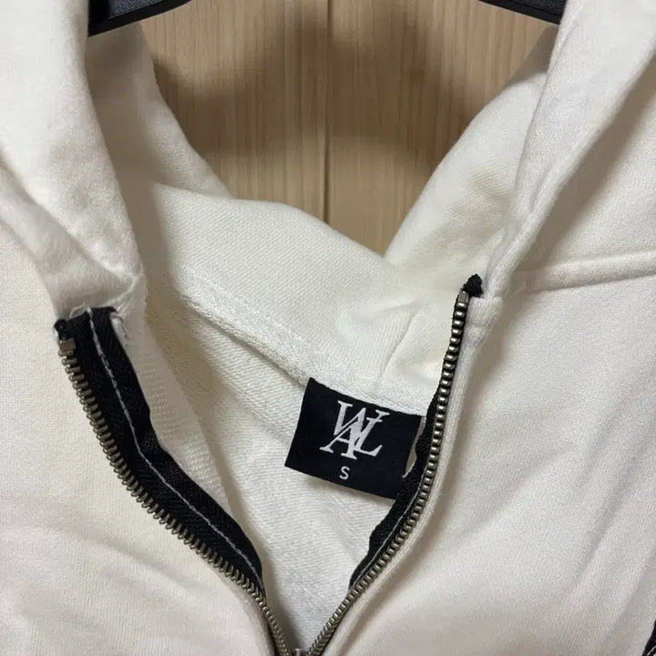 [BUNJANG] Wooalong Logo Hoodie Zip-up S / 우알롱 후드집업 s