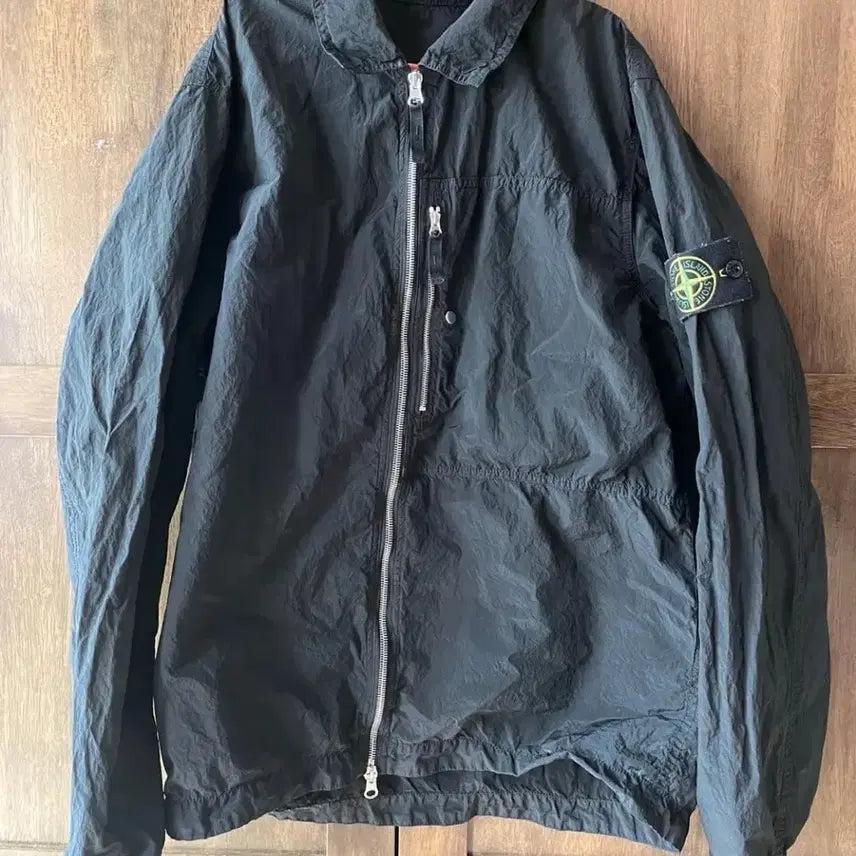 [SOLD OUT] 스톤아일랜드 나일론메탈 오버셔츠 100 백화점
