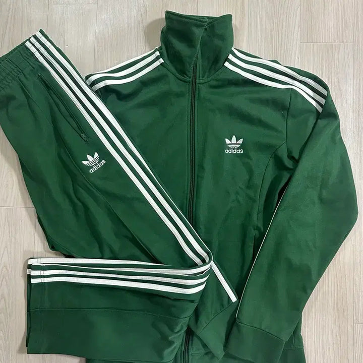 [BUNJANG] Adidas Europa Green Tracksuit Set Size 105 Top / 100 Bottom / 아디다스 유로파 그린 져지 셋업 판매합니다.