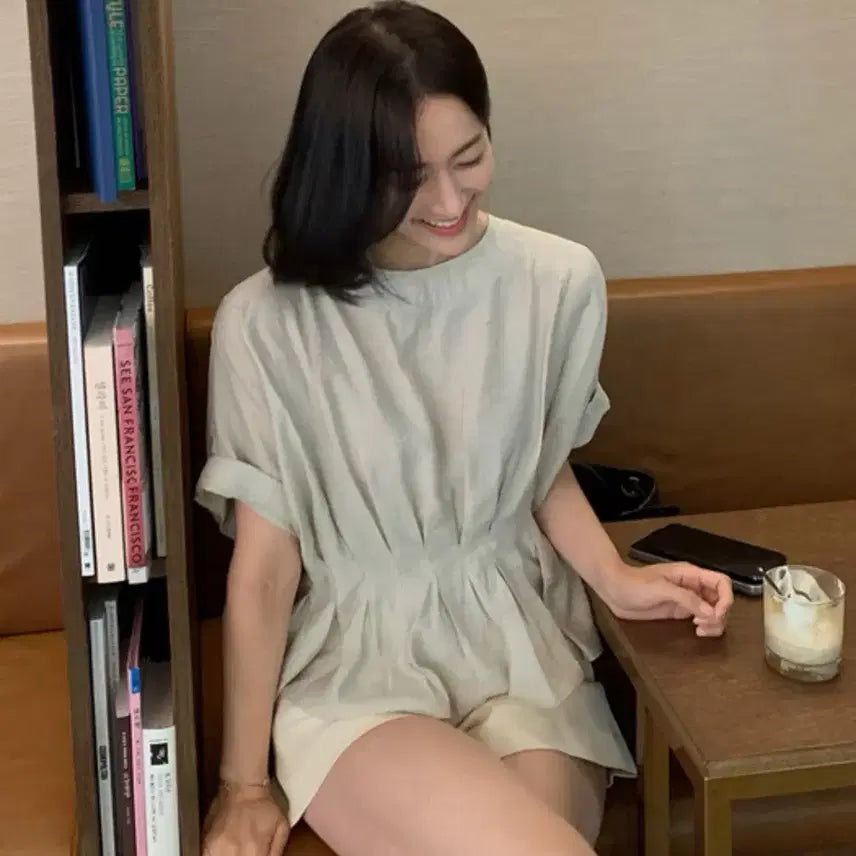 [SOLD OUT] 지에마르 웨이스트 포인트 블라우스 러플블라우스 셔링블라우스 반팔블라우스
