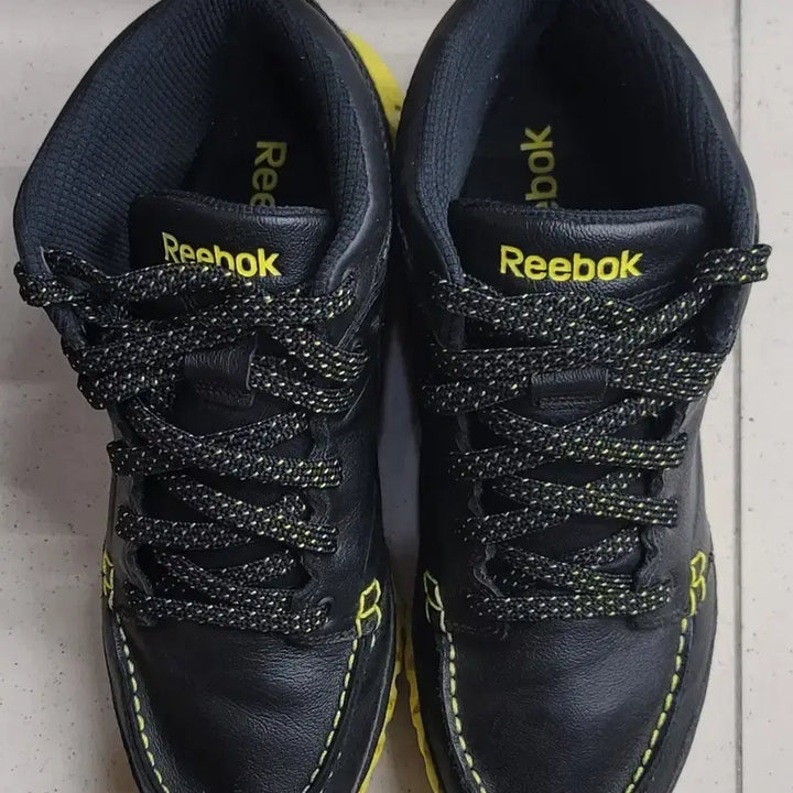 [BUNJANG] Reebok ZigTech ZigNano Control Tennis Shoes Black Yellow / 리복 직텍 직나노 컨트롤 검노