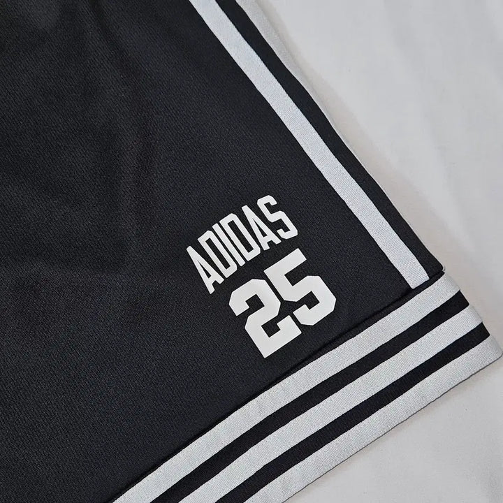 [BUNJANG] Adidas Originals Nigo Bear Bermuda Shorts / 아디다스 오리지널 25 니고베어 숏팬츠 반바지 버뮤다 올드스쿨 100