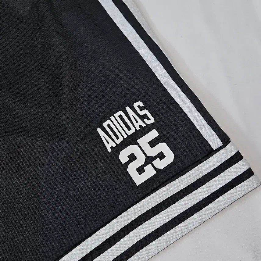 [BUNJANG] Adidas Originals Nigo Bear Bermuda Shorts / 아디다스 오리지널 25 니고베어 숏팬츠 반바지 버뮤다 올드스쿨 100